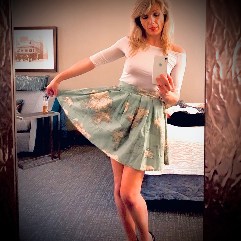 Fit-n-flare, knee length map- printed skirt